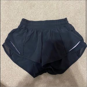 ❗️SOLD❗️Luluelemon Black Hotty Hot 4” Shorts